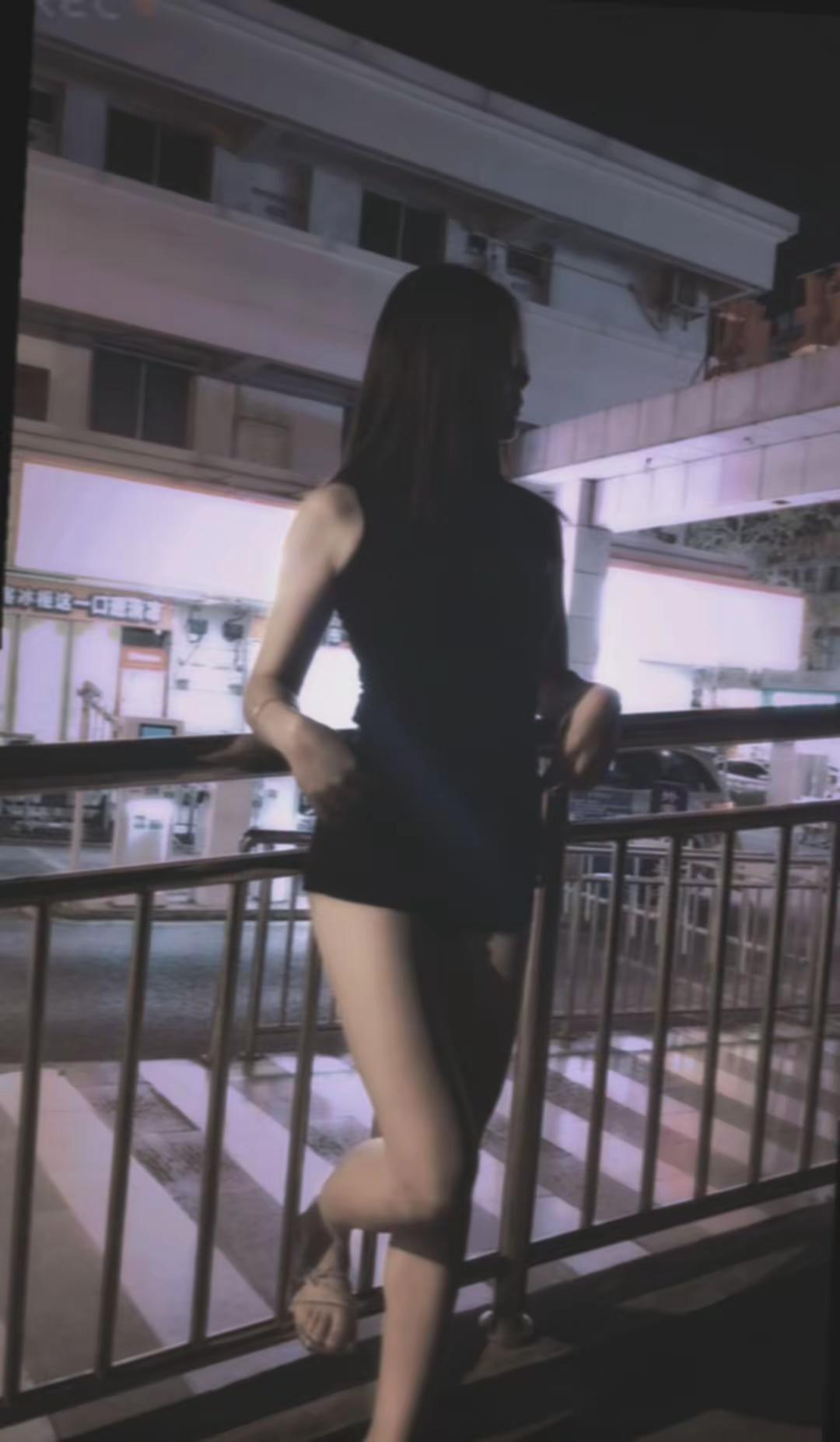 怪不得走得那么决绝 原来是新的人脱光了躺在他身边