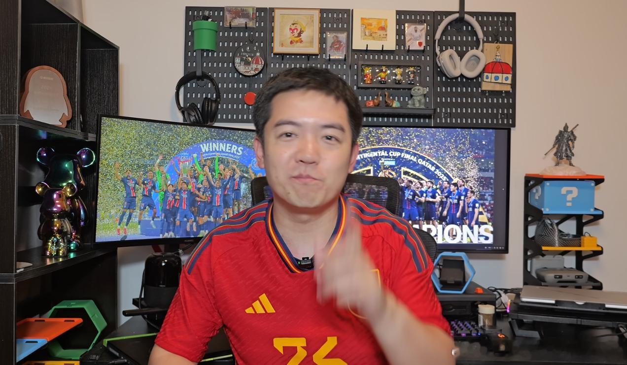 西班牙VS阿根廷 我支持谁？看我录视频穿的球衣就知道了毕竟佩德里我能穿原版