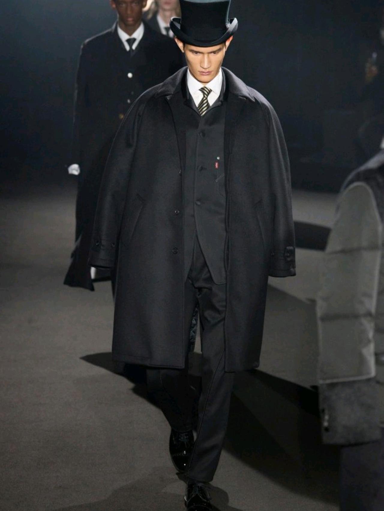 Junya Watanabe 2026秋冬男装系列，色彩这块儿拿捏得太稳了。整个