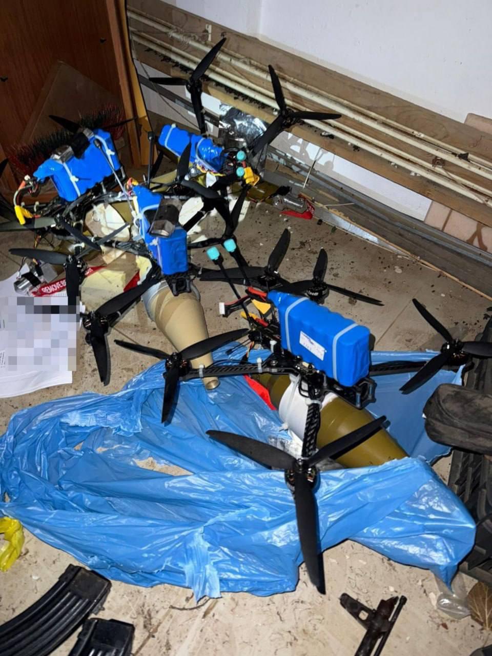 以色列国防军在黎巴嫩查获真主党藏匿的FPV无人机，这类低成本自杀式无人机已成为中