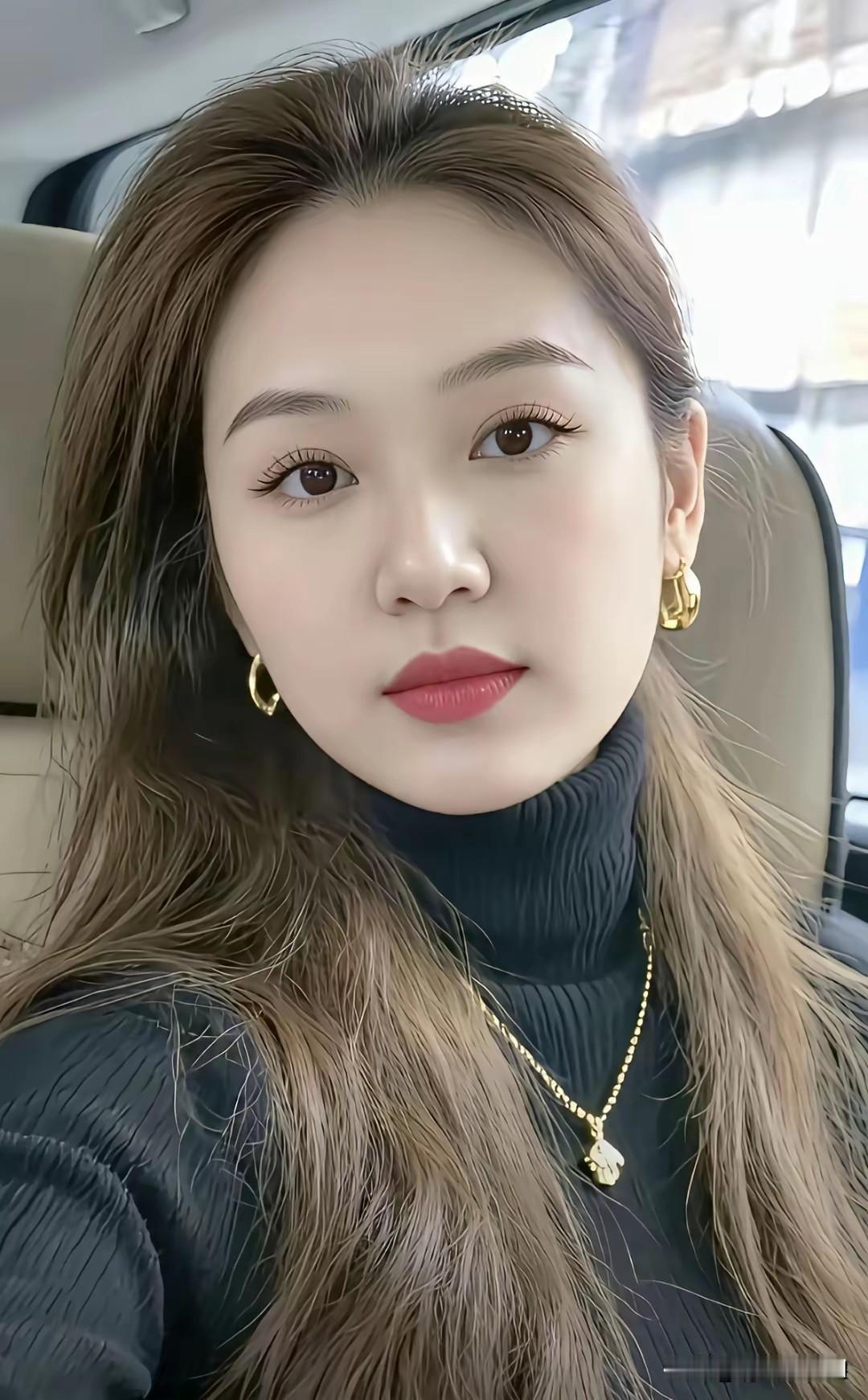 儿子今年三十二，最近在某网络平台认识了一位女孩，经过两个多月的私聊，目前发展为恋
