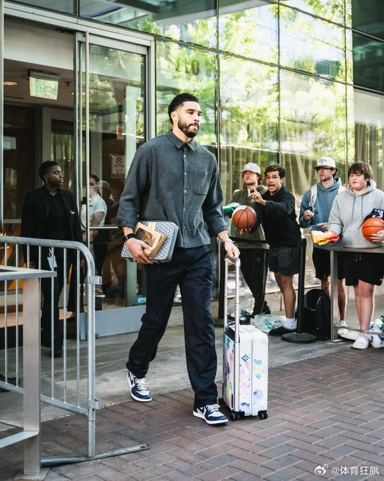 周一早起看球咯~波士顿凯尔特人 ｜DifferentHere ｜凯尔特人vs黄蜂