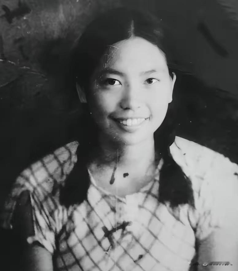 20岁富家女扎根延安提笔作词，一曲延安颂唱响热血年代
 
1938年的夏天，延安