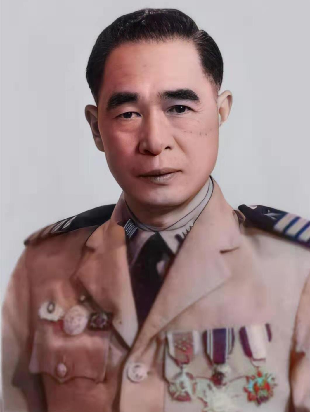 1928年，刘鸣九来到北京的大帅府，见到奉系军阀首领张作霖后，便恭敬地说道：“遵