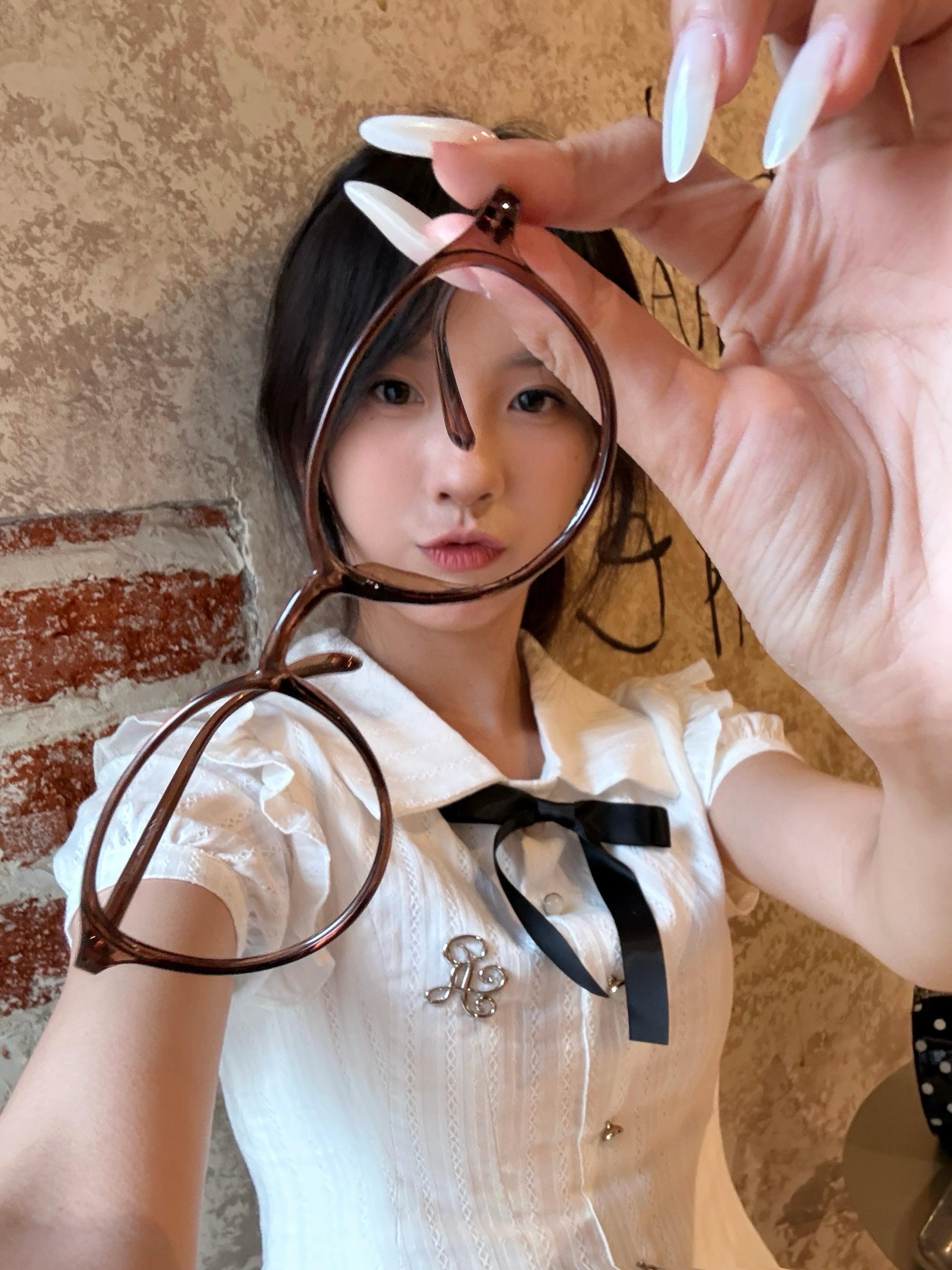 下雨天躲进咖啡店☕️