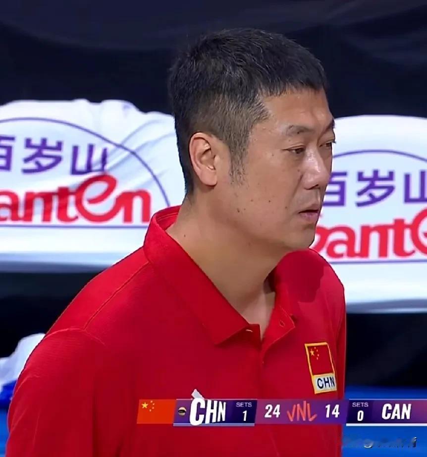 【赵勇一招制敌古德蒂】
中国女排大战加拿大，两队都有核心球员缺阵，都派出不少年轻