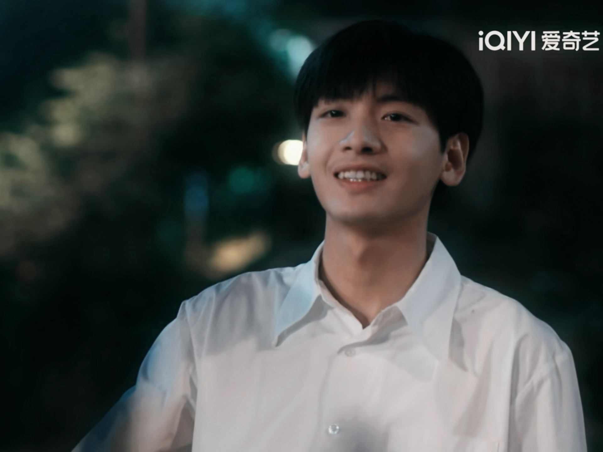 好憨好萌的一只小狗 