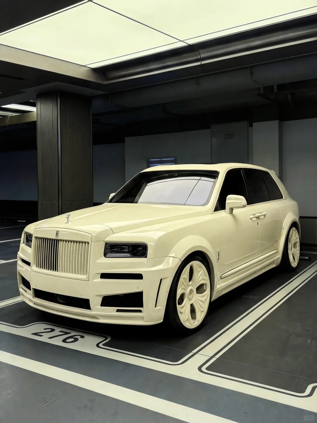 这个奶黄色的劳，看着有点像一块大蛋糕车的新衣