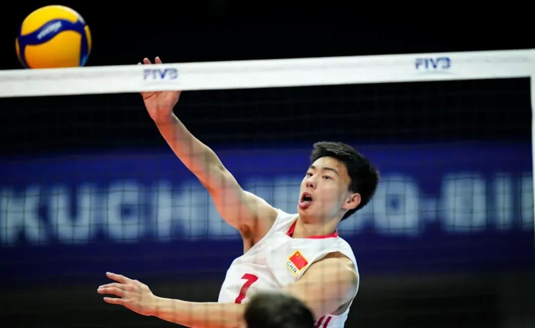 法国男排拒绝和中国队握手！
U19男排世锦赛，中国队在队员达到体能极限时，咬牙坚