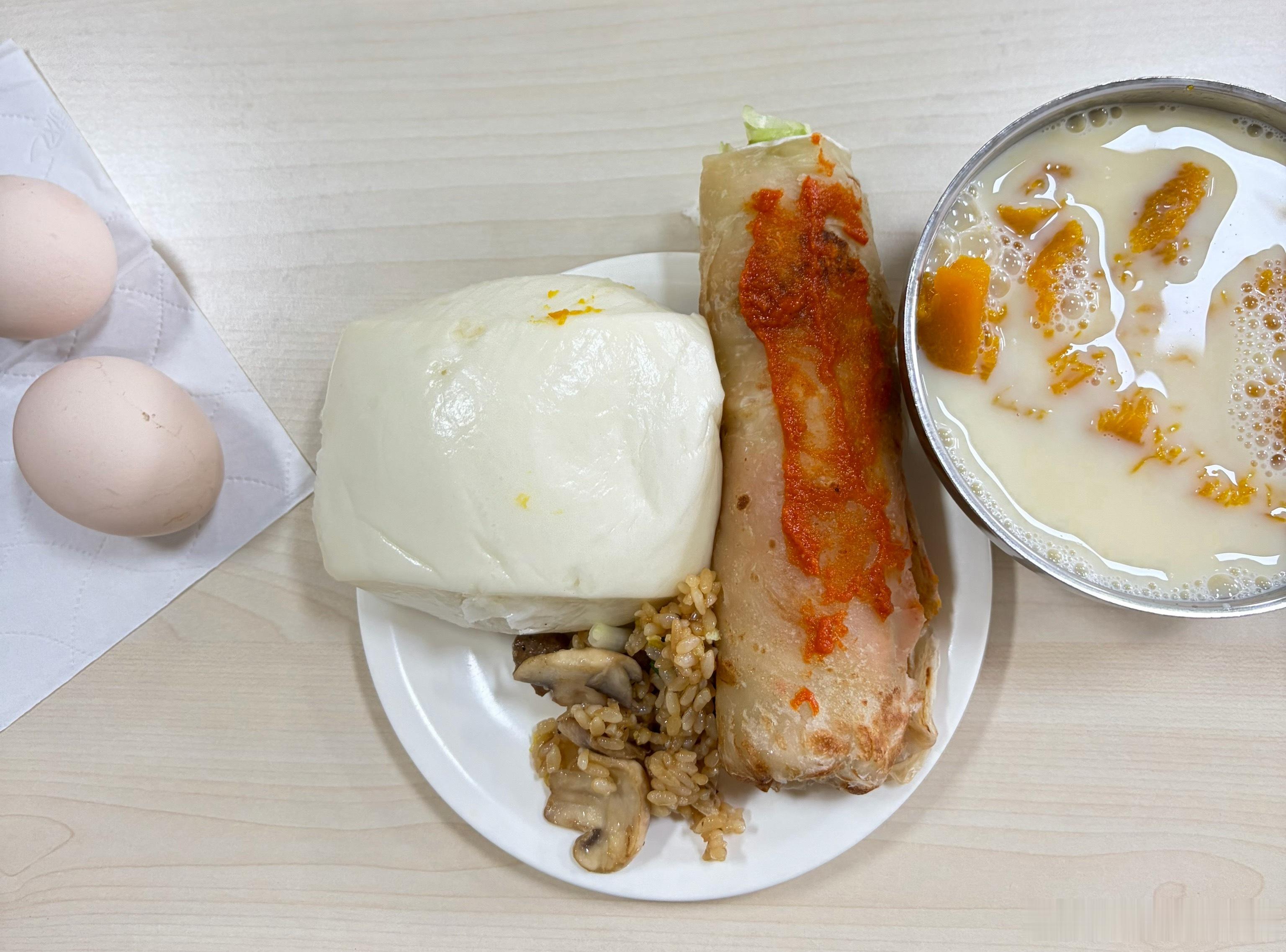 好多年没吃过手抓饼了还是包子好吃 
