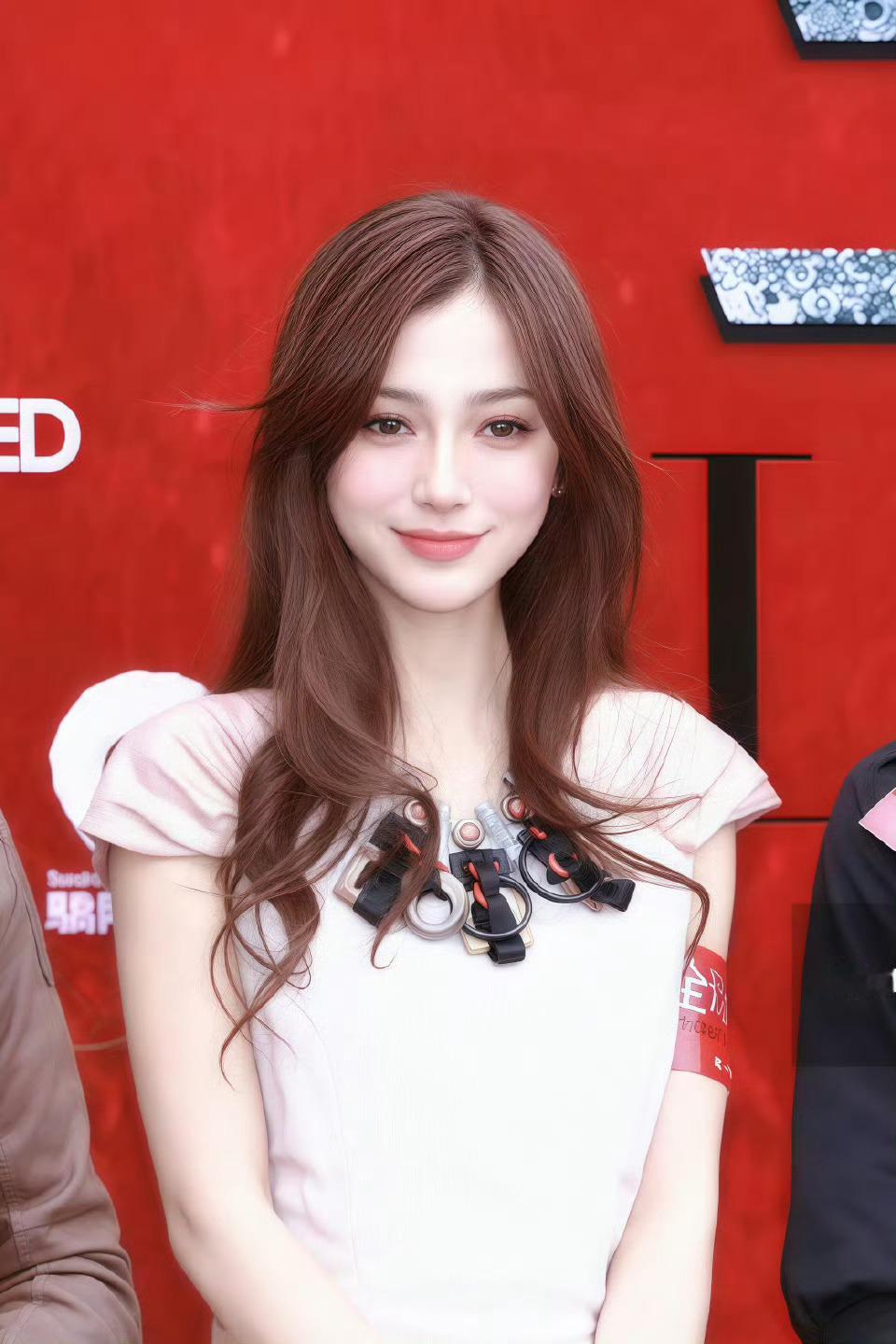 angelababy 🥜angelababy你要多笑笑 你一笑天就晴了