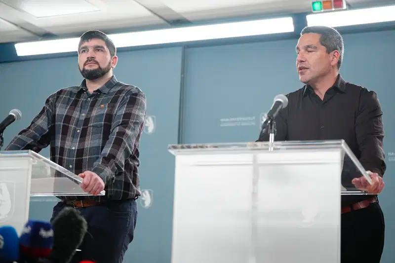 格陵兰岛政府建议当地居民做好至少五天的自给自足准备，以应对与美国日益紧张的局势。