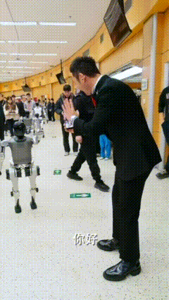 小尼沉浸式体验春晚后台 小尼这次的vlog简直就是后台导游大片！感觉今年春晚有好