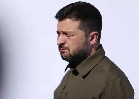 乌克兰这仗“打完”了，分赃开始了！
 
地归俄罗斯，钱归美国，命归乌克兰老百姓。