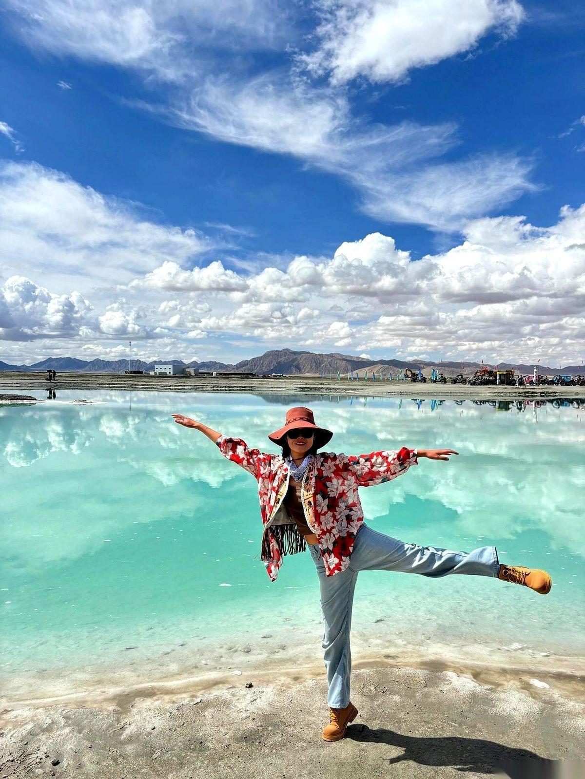 “妈，小周他爸，还有他爷爷，都有精神病。”
闺女说完这句话，瘫坐在沙发上，眼泪一