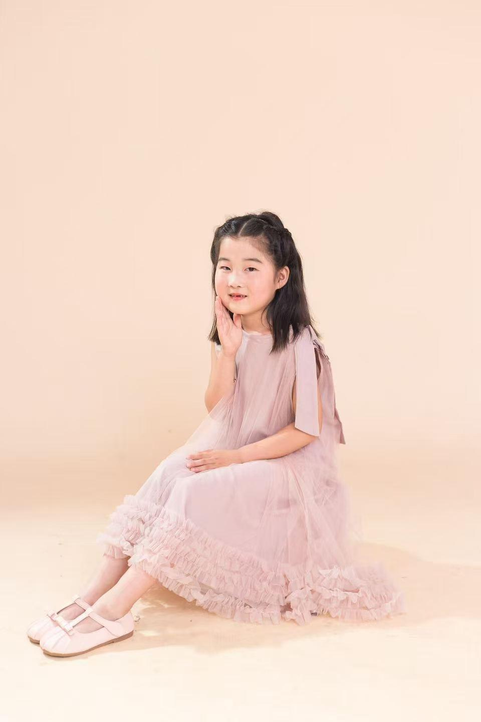 奶奶孙女
你们喜欢哪个？
[捂脸][捂脸][捂脸][大笑][大笑][大笑]