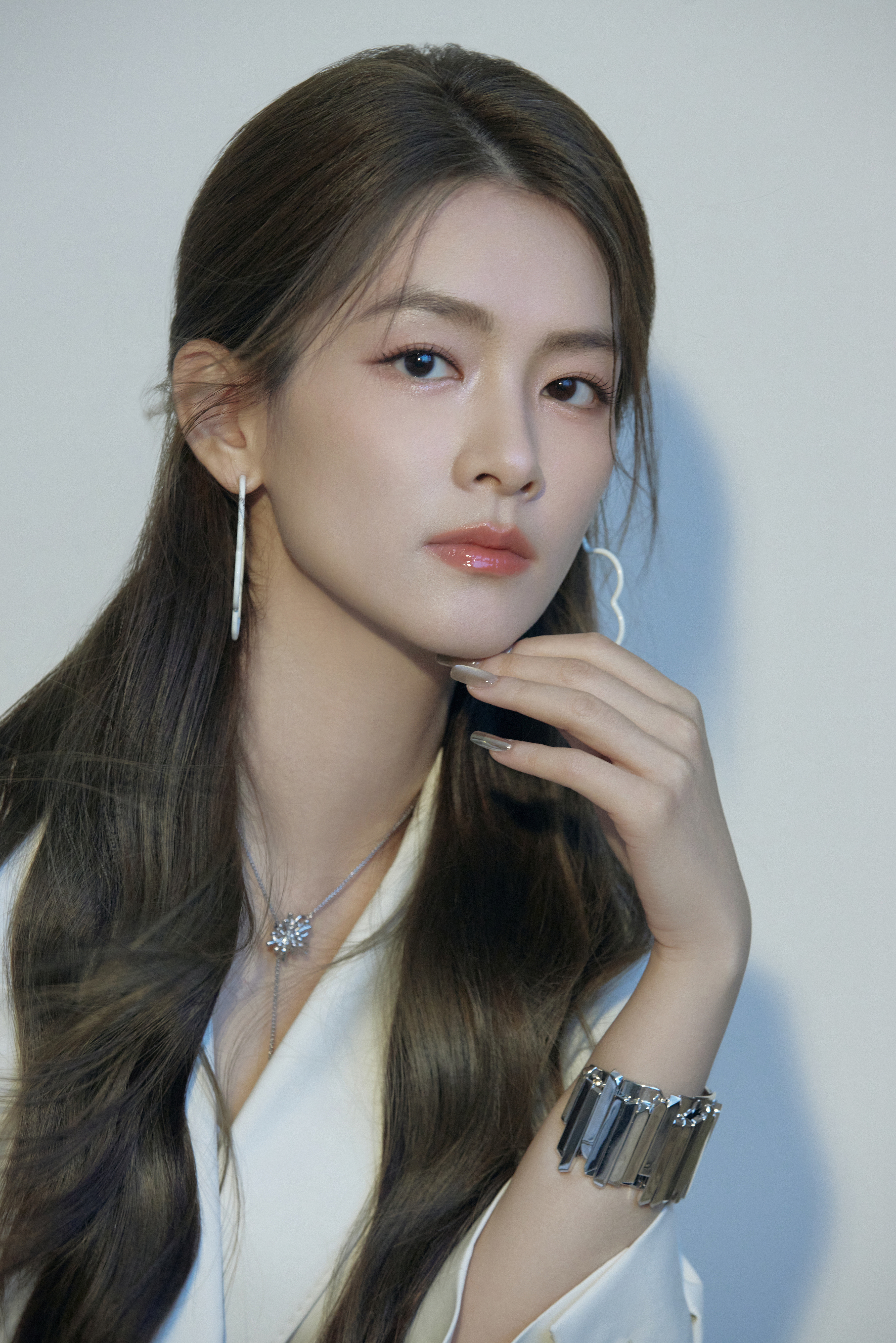陈昊宇 微风轻抚，定格这一刻心动💗#陈昊宇回应心疼谢美蓝# ​​​