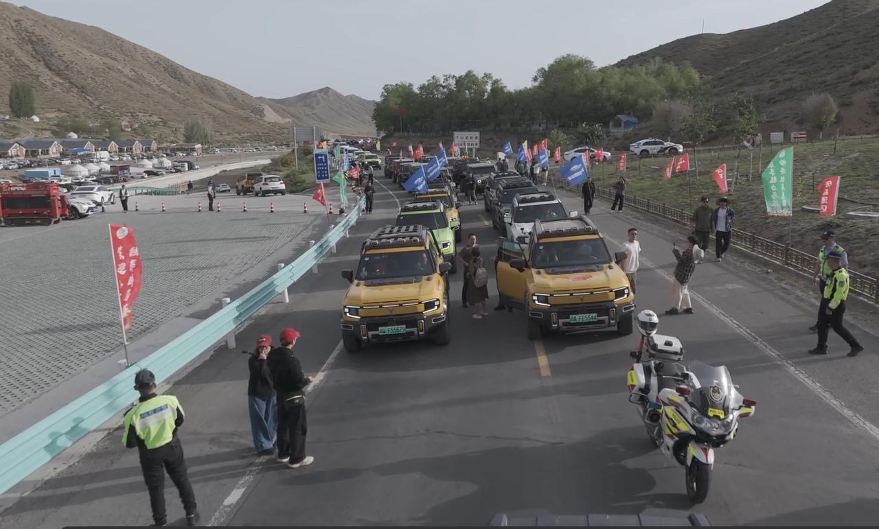 给大家说两个事情：
第一个事情是，独库公路已于6月1日，通车了；
第二个事情是，