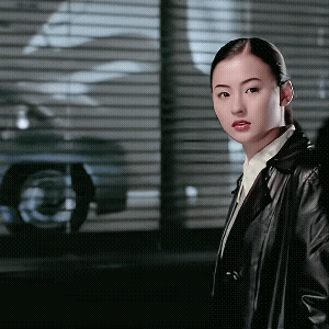 回看这个电影
画面感还是很强啊
遥想当年
他俩也是金童玉女般的存在啊！
在颜值最