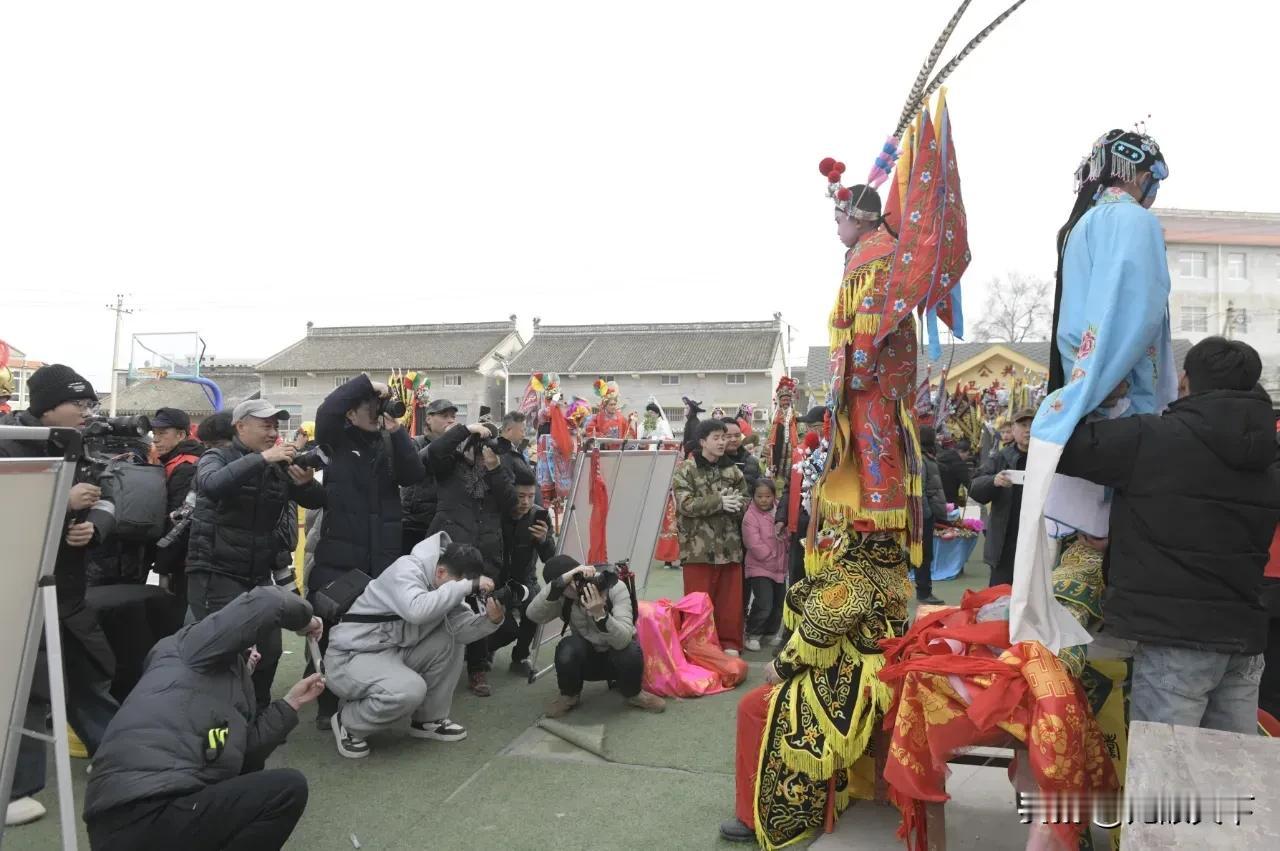 2月5日至8日，中国文联副主席、中国摄影家协会主席李舸赴宝鸡调研民俗文化传承发展