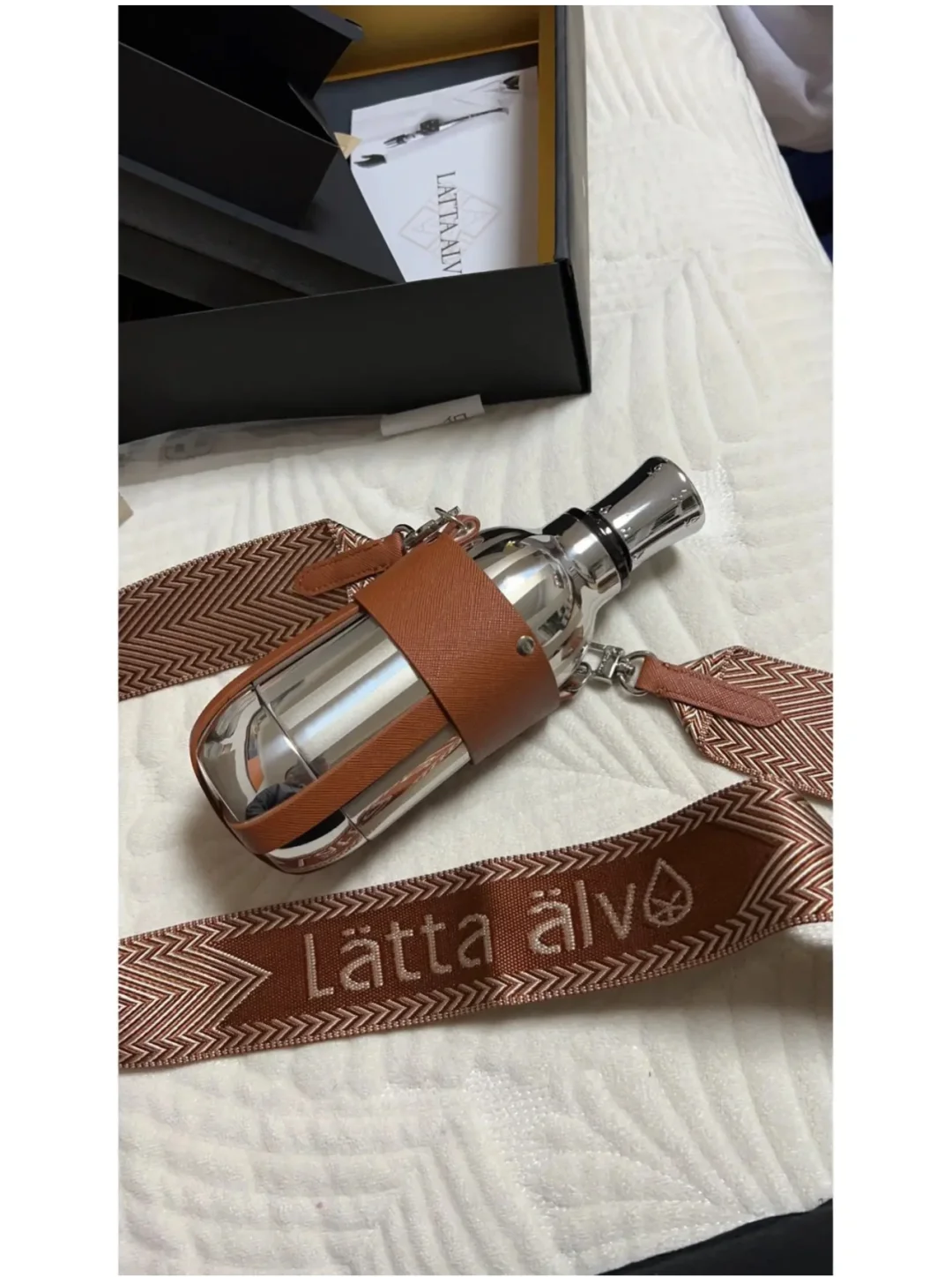 背在身上简直就是一个装饰品！还能装水！
