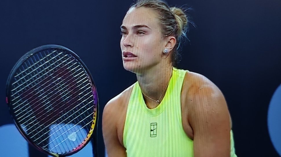 WTA500布里斯班网球公开赛，萨巴伦卡6:3、6:4战胜了穆霍娃，晋级决赛。决