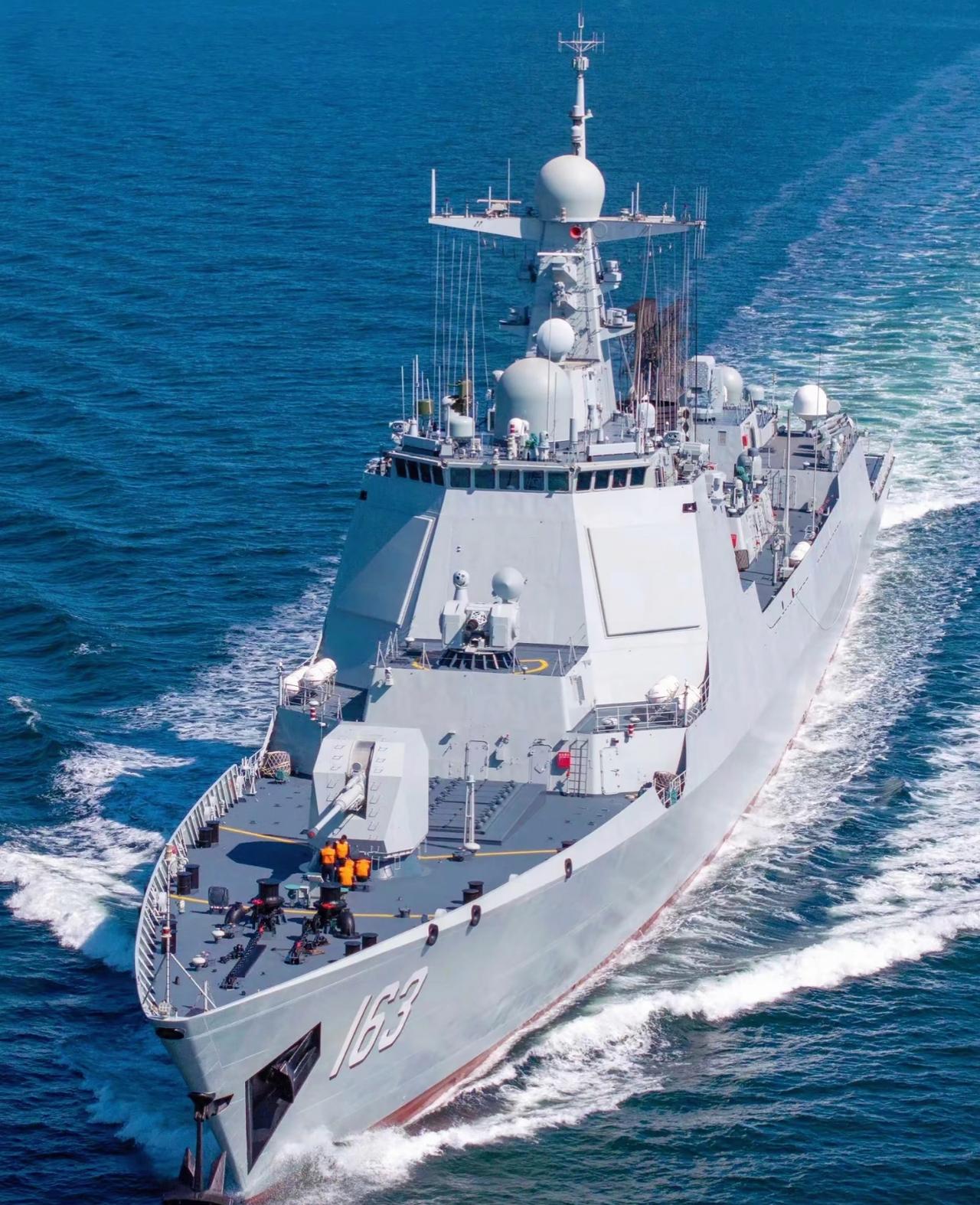 人家军舰都开到你家门口了。

你第一反应不是抄家伙，是赶紧翻箱倒柜，琢磨着赔多少