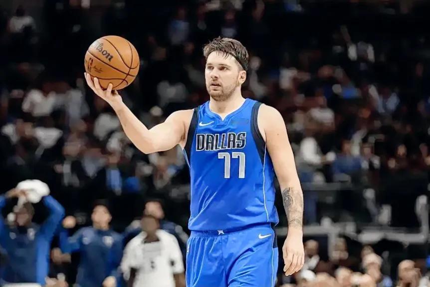 不偏不倚，NBA新生代球员最佳阵容，必须是以下这五位球员：

控卫：卢卡-东契奇