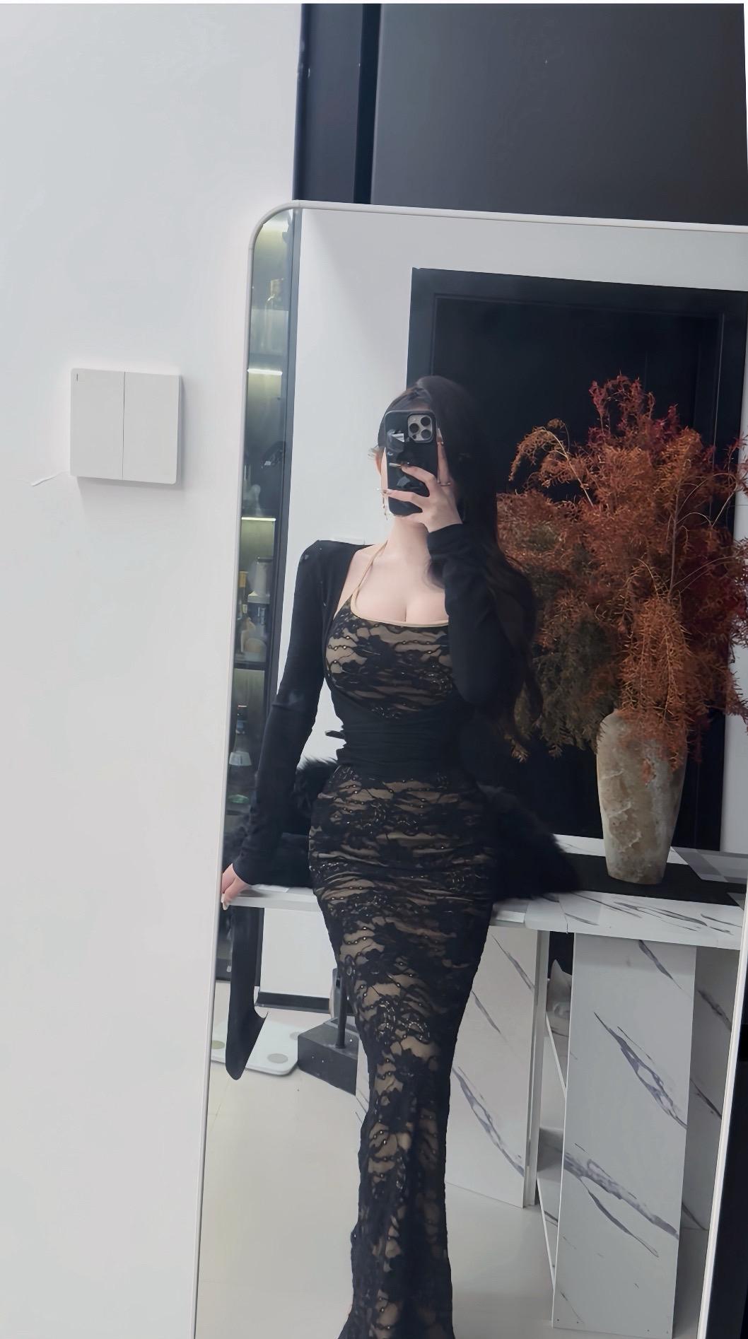 看着坏坏的实则乖乖的。