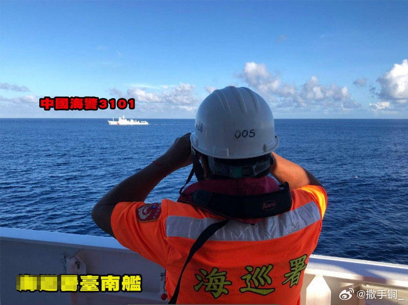 台“海巡署”称中国海警3101舰前天凌晨开始在东沙岛东北方28海里海域巡航，直到