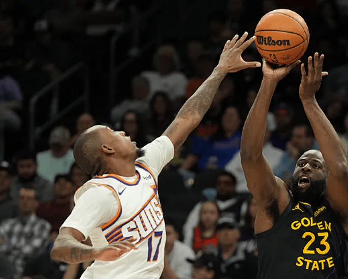 网页链接勇士以101-97战胜太阳。本场比赛，勇士全队投篮76中33、三分55中