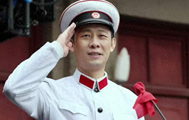 《神探之痕迹》，陈思诚弃反转玩慢功夫，破15亿不默。