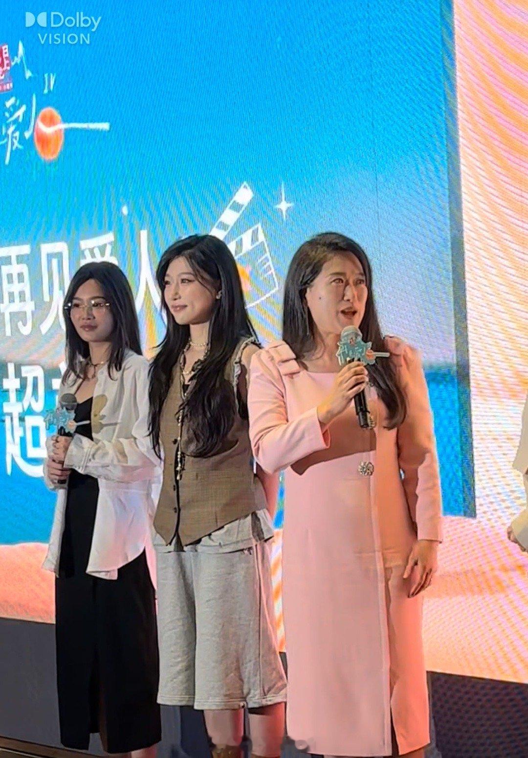 #婚姻幸福感是对比出来的吗# 婚姻幸福感应该是每个人用心去感受的，《再见爱人》中