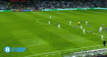 刚醒，意大利咋少打一个人了？ 世界杯波黑vs意大利