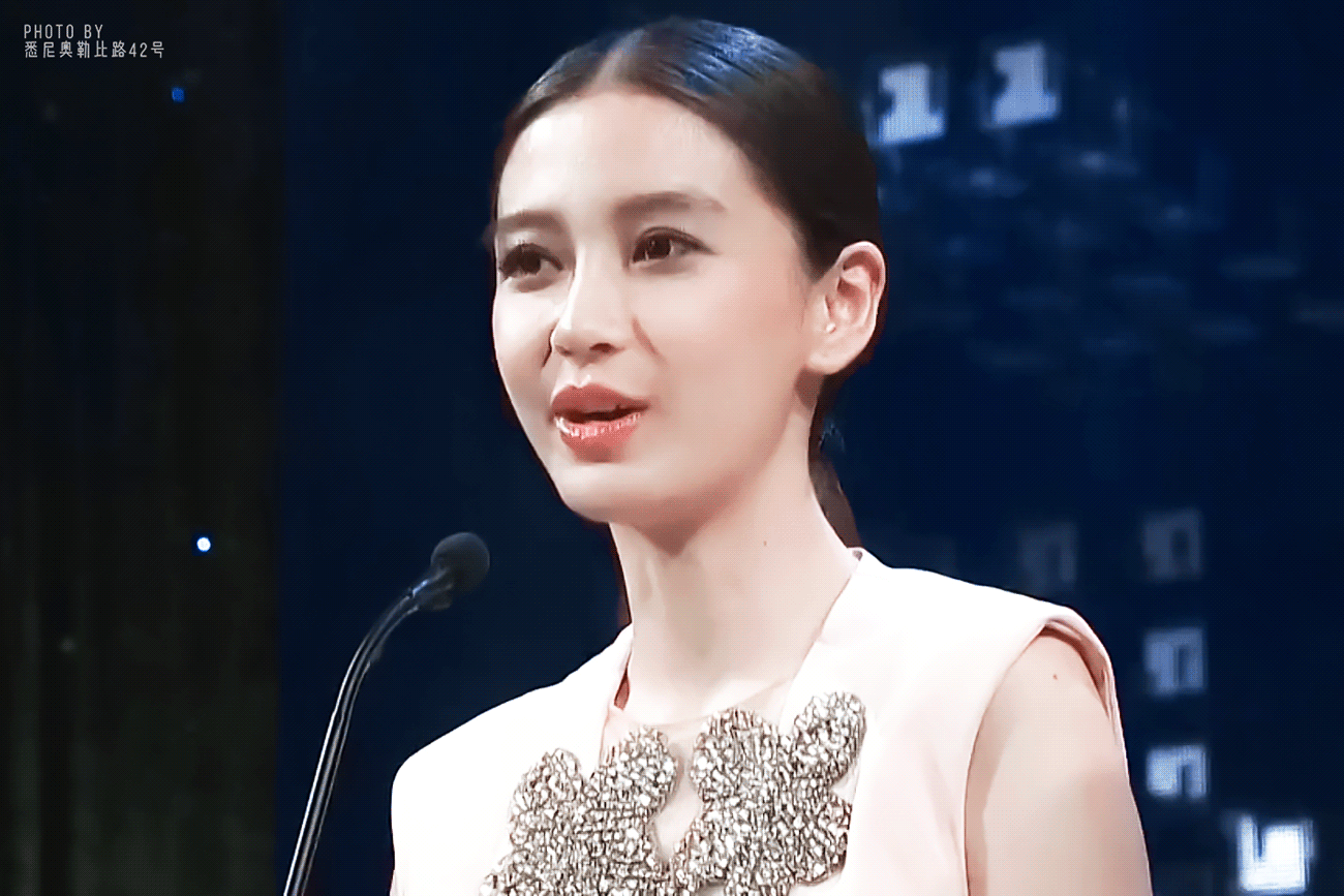 angelababy angelababy “希望编织你的模样，心跳为你演奏篇章
