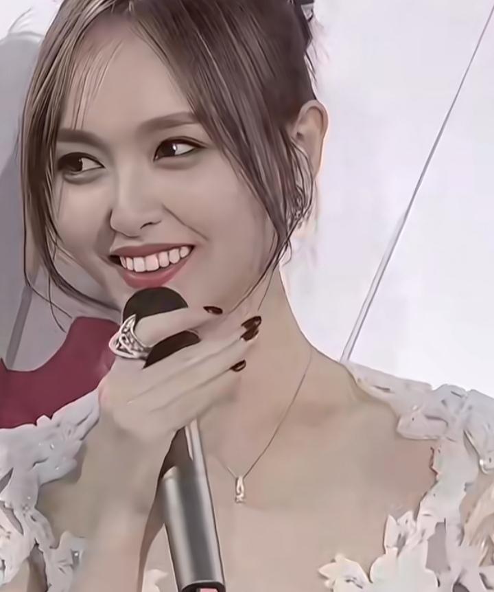 罗晋唐嫣被爆长期分居冲上热搜，我不用查就知道这是消息假的。他们俩是不是感情破裂，