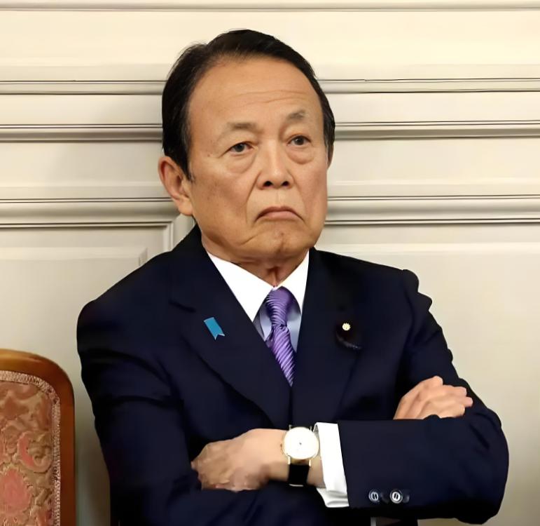 麻生太郎这番话，是在给中日关系 “盖棺定论”！就在众议院解散的最后关头，这个自民