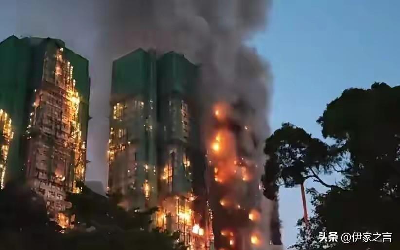 高层住一旦宅失🔥，楼梯会不会变成一个巨大的烟囱？如何逃生？
这个问题我想了很久