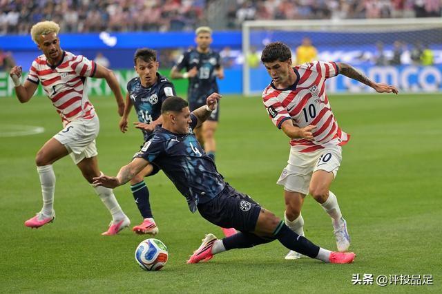 美国队半场以3-0领先巴拉圭！
1运气太好了，开赛才6分钟，美国队因对手的乌龙球