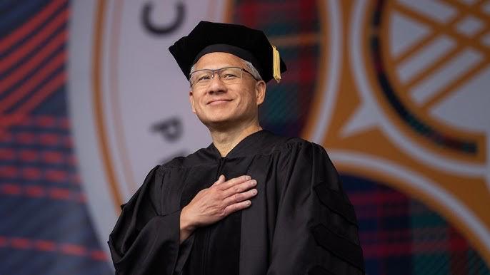 英伟达 CEO 黄仁勋在卡内基梅隆大学 2026 届毕业典礼上发表演讲，从自身移