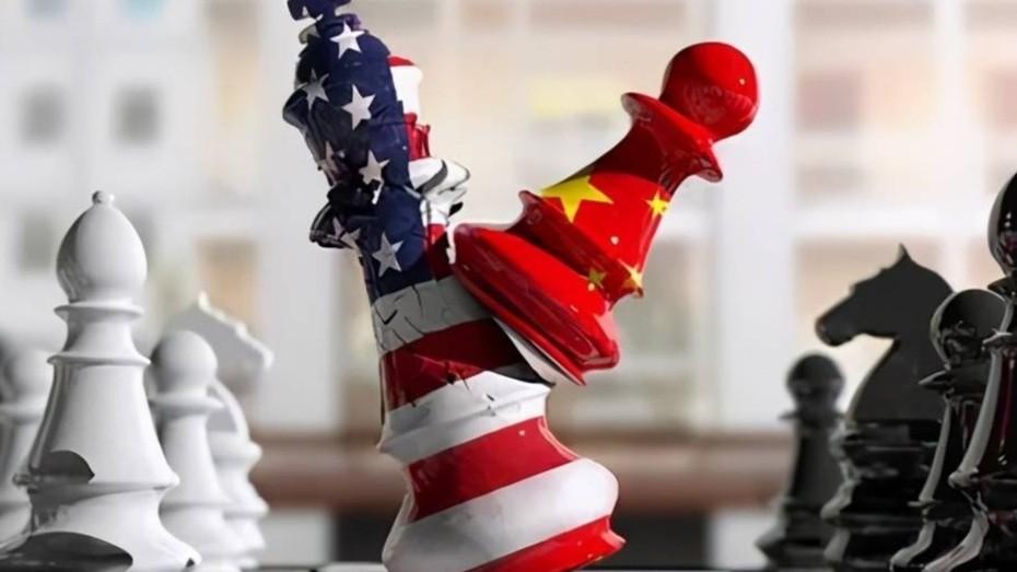 谢谢你张召忠！你真是伟大的预言家！2015年你就说过：“美国什么也不干，让东方大