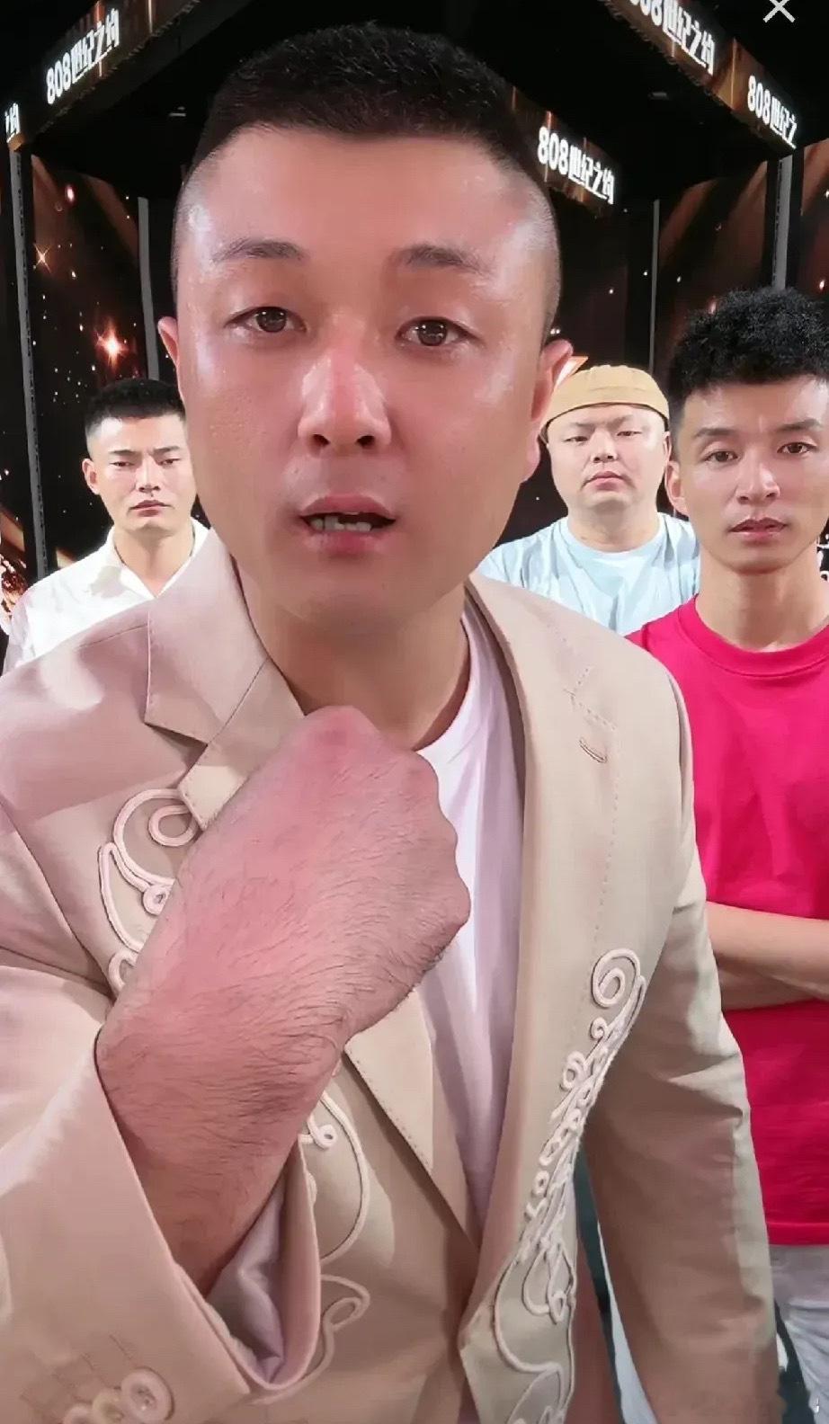 太原老葛只是其中之一，他的暴雷是预测之中的事，售卖假货，售卖传家宝，搞剧本起来的