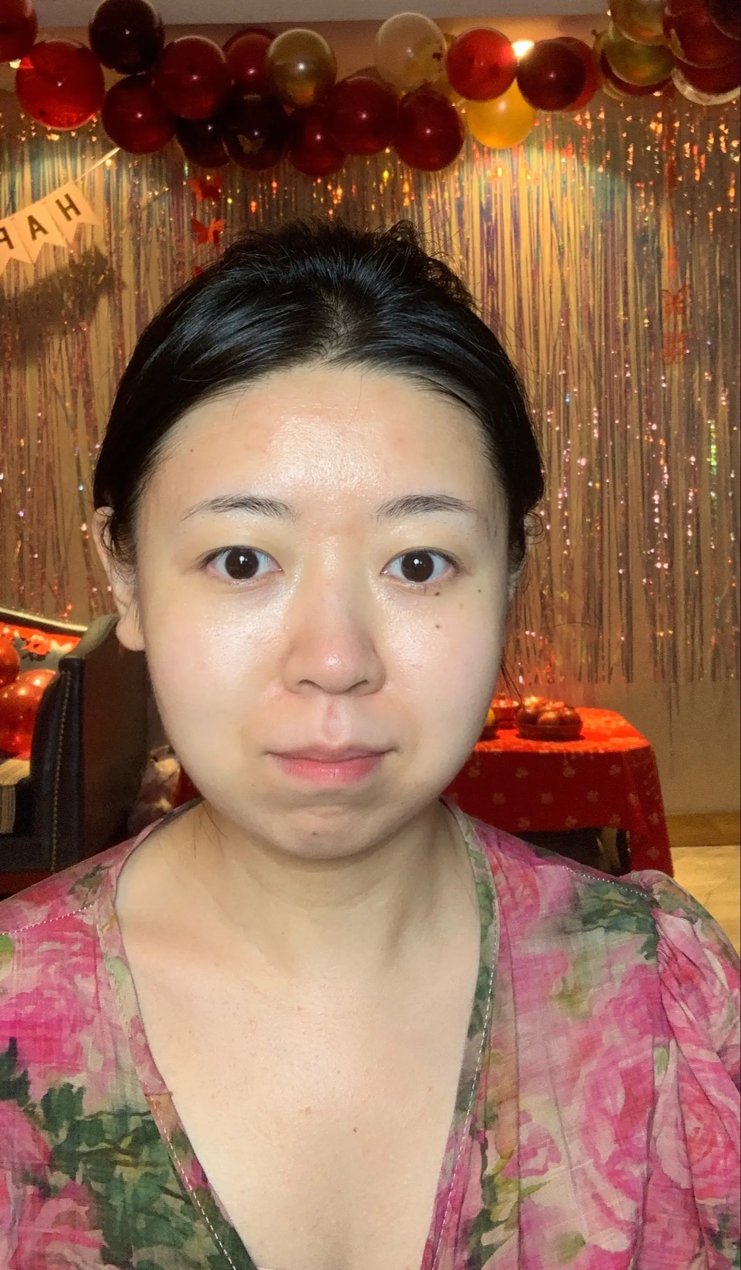 这是妈妈选的化妆师。