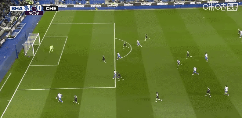 维尔贝克c罗庆祝动作 维尔贝克模仿C罗庆祝动作让球迷一起siu，转播镜头给到加纳