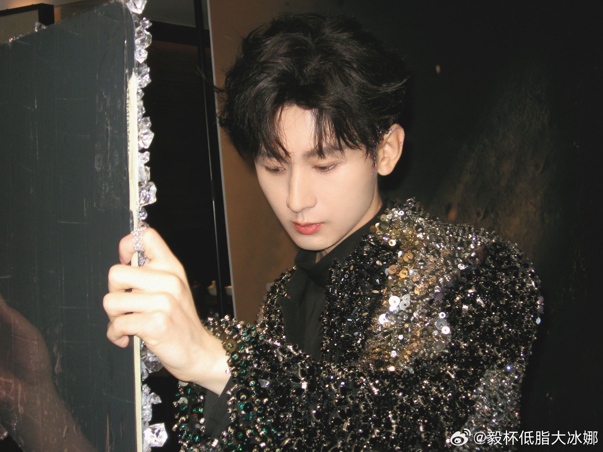 成毅不止帅～唱歌也好好听！少年朝气扑面而来，和清甜饮品相得益彰成毅｜傅诗淇 | 