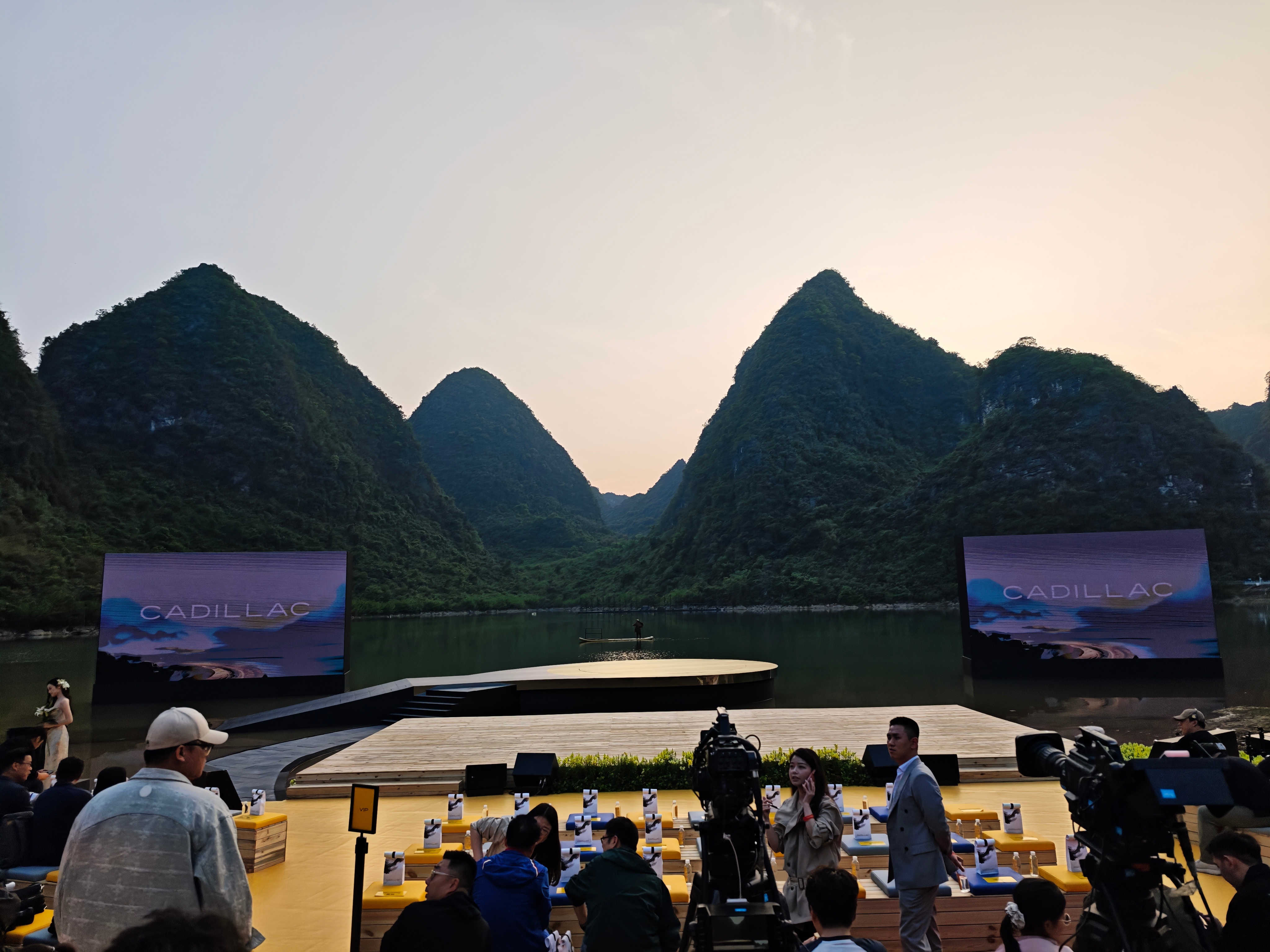 还得是凯迪拉克对于豪华的理解真的是有底蕴，太会选地方了 桂林·阳朔