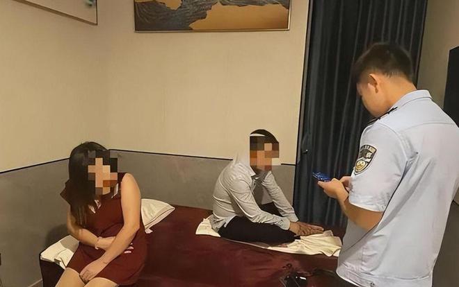 四川，一男子打游戏很厉害，经常带一女网友玩，玩了几个月，便线下酒店约会，岂料，就