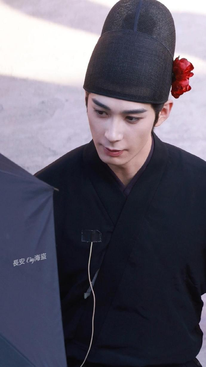 为拍金枝陈星旭瘦了好多，脸部轮廓好明显啊！ 