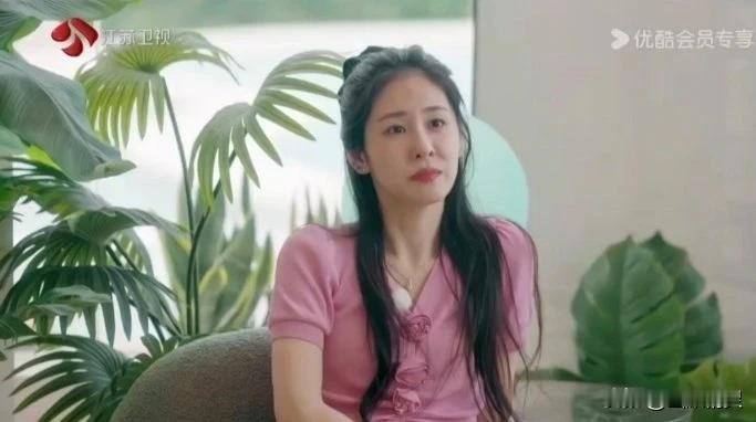 “张碧晨紧急撤回一条吃瓜情报”

最新一期音你而来，张碧晨带头吃瓜，却吃了个寂寞