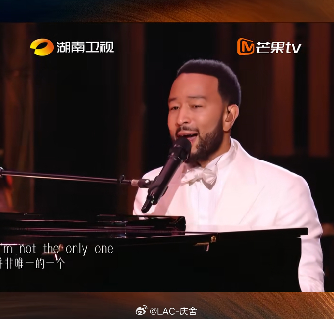 歌手排名  今晚真是唱歌演艺两开花我就好奇一点为啥请外国歌手来参赛真心不懂 蹲个